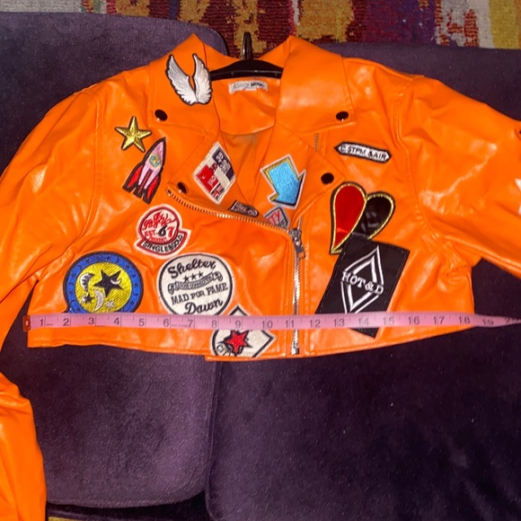 Fashion Nova Cropped Moto Orange Faux Leather Jacket with Patches Sz L - Picture 6 of 8